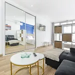 With Balcony, Close To The Sea Apartament
