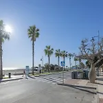With Balcony, Close To The Sea Apartament *