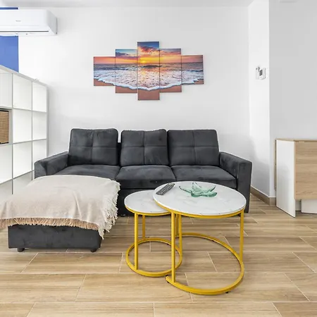 With Balcony, Close To The Sea Apartment