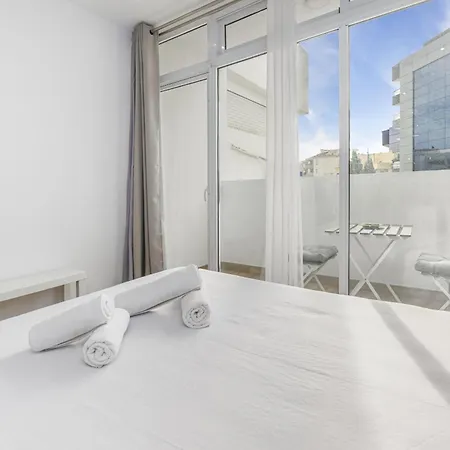 With Balcony, Close To The Sea Apartment *